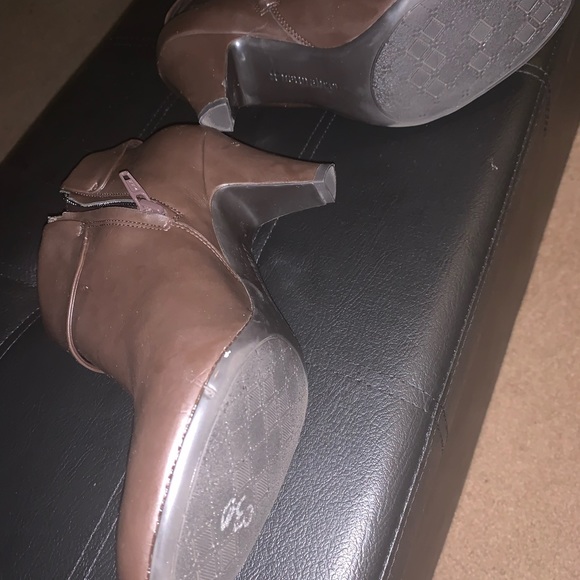 Naturalizer Booties - Picture 4 of 6